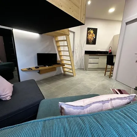 Le De L 'avenue Apartment